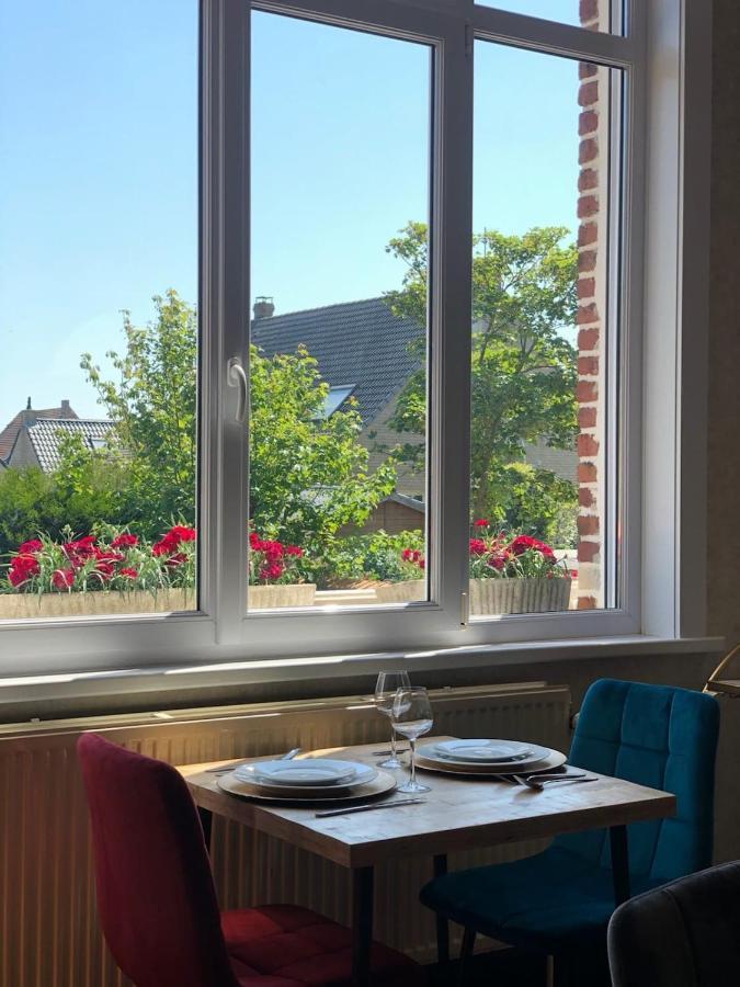 A La Villa Perroy Les Chambres Sont Spacieuses Et Les Petit-Dejeuners Offerts 됭케르크 외부 사진