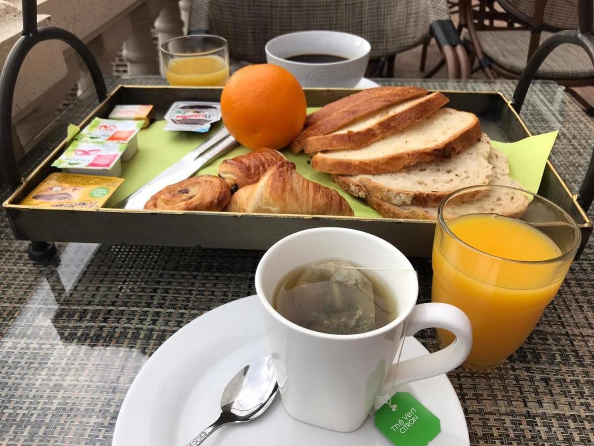A La Villa Perroy Les Chambres Sont Spacieuses Et Les Petit-Dejeuners Offerts 됭케르크 외부 사진