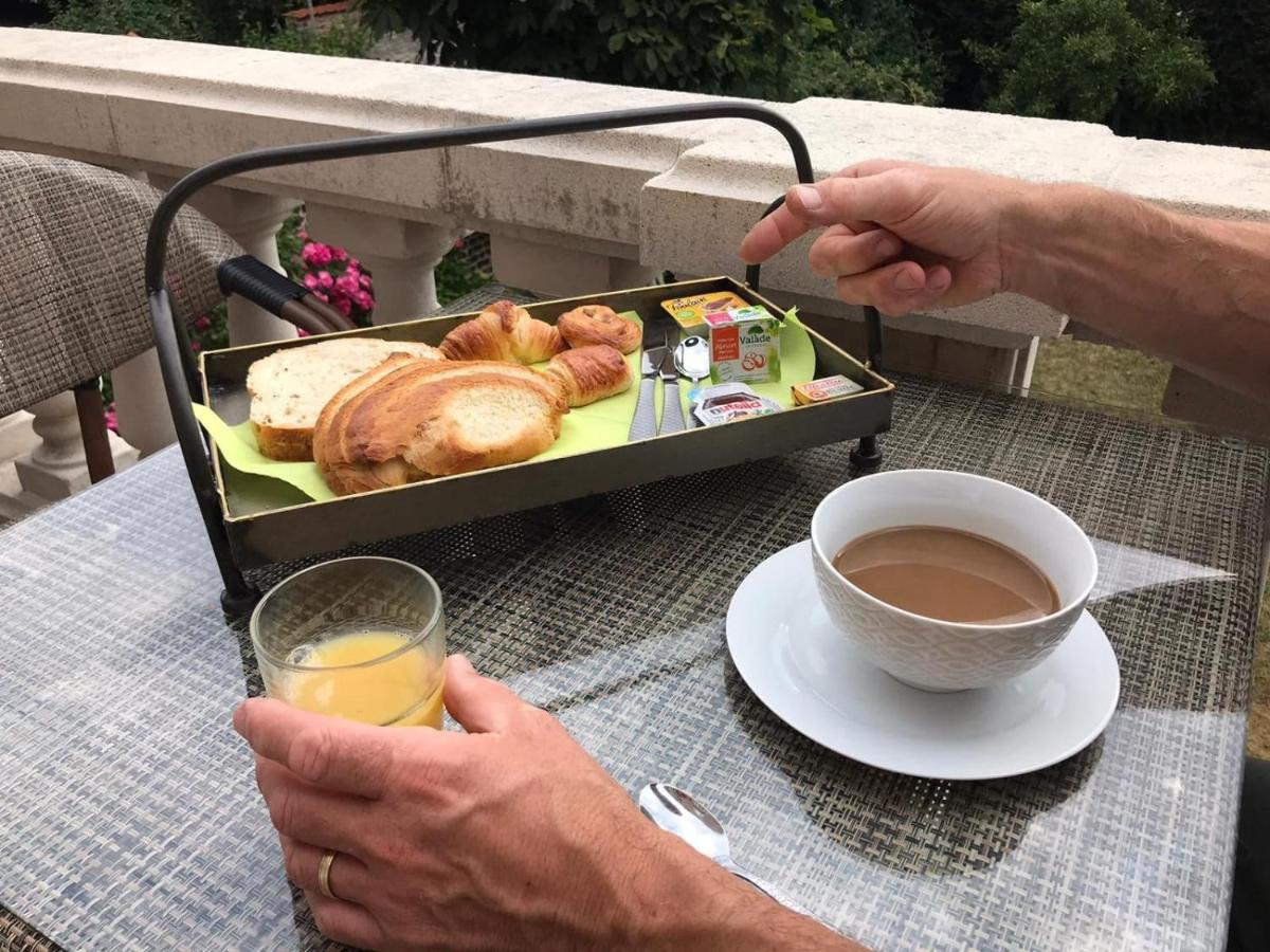 A La Villa Perroy Les Chambres Sont Spacieuses Et Les Petit-Dejeuners Offerts 됭케르크 외부 사진