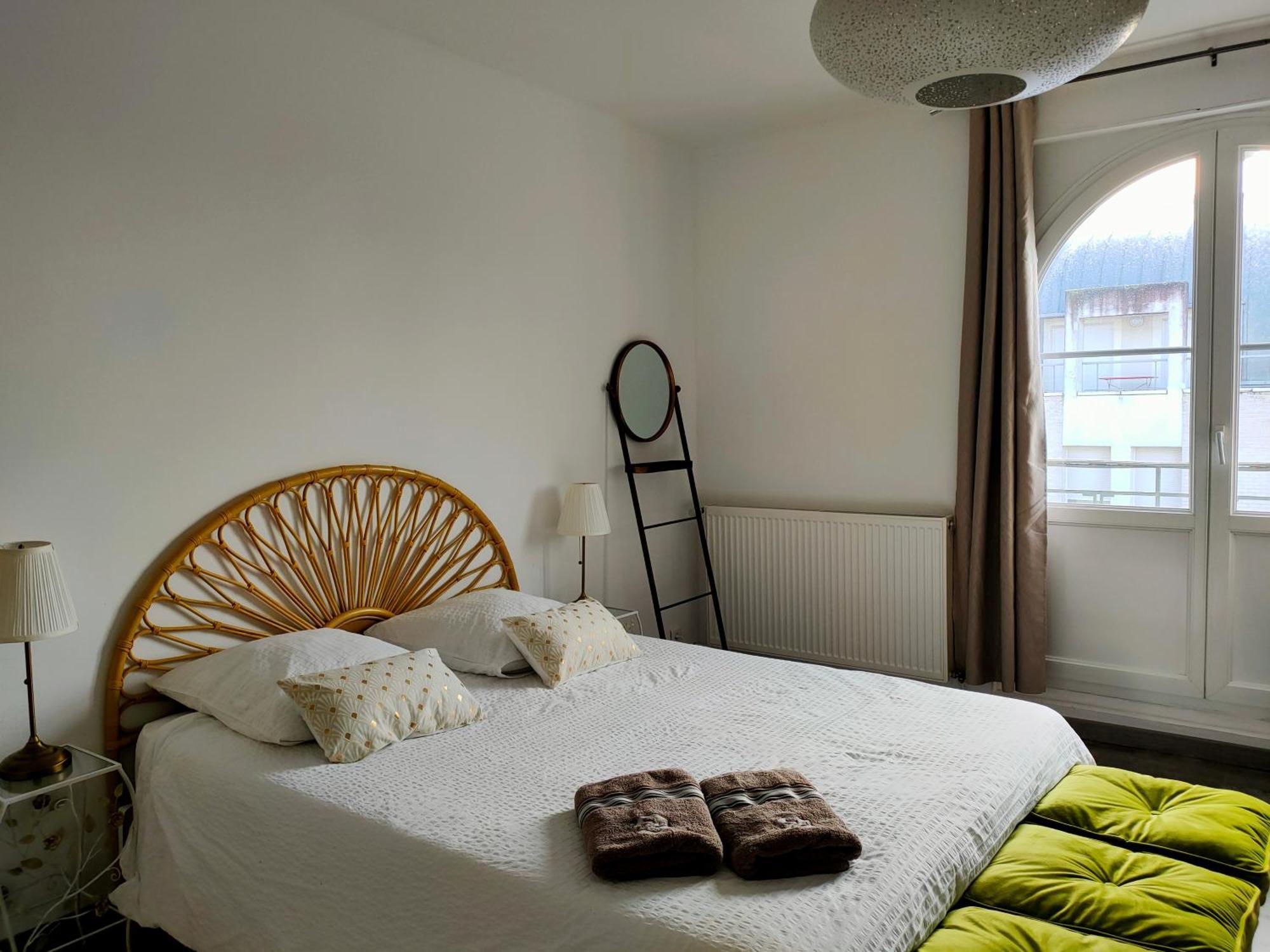 A La Villa Perroy Les Chambres Sont Spacieuses Et Les Petit-Dejeuners Offerts 됭케르크 외부 사진
